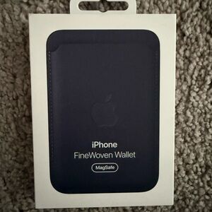 Apple iPhone FineWoven Wallet - Black